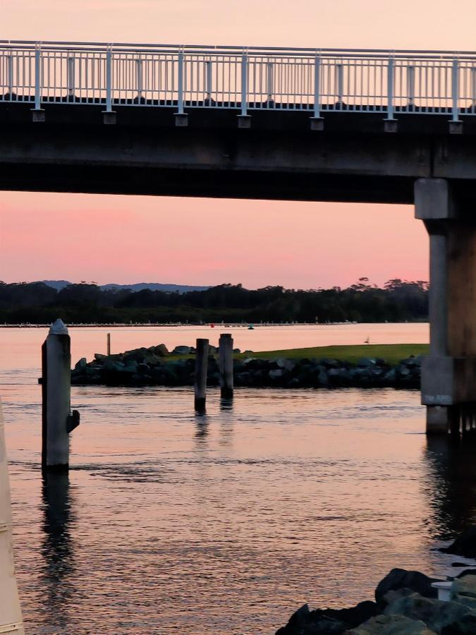 South Pacific Palms Motor Inn Tuncurry Buitenkant foto